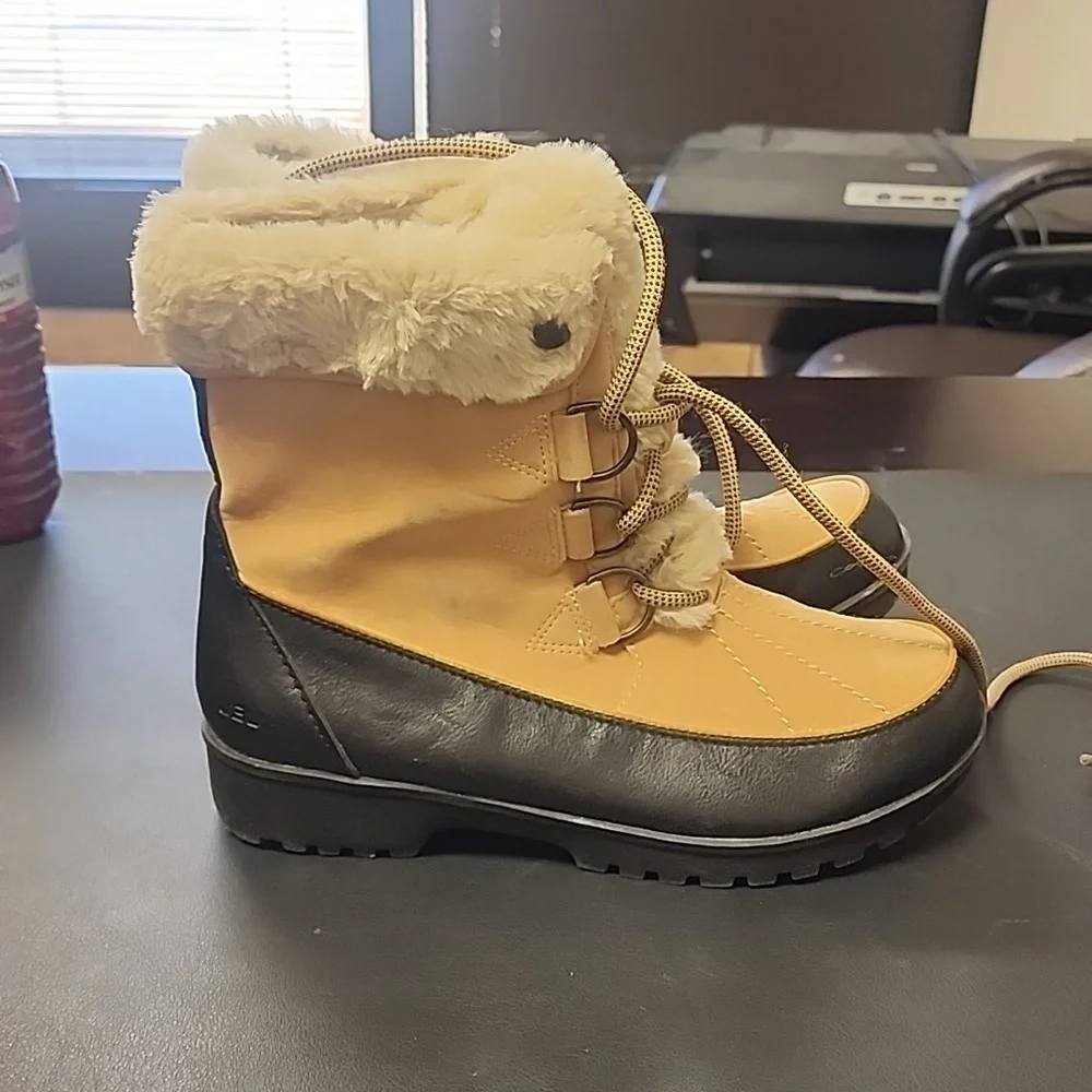 Jambu, Northgate  waterproof women's boots.